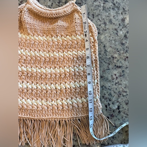 Handmade Beige and Cream Crochet Fringe Bag with wood handles - Picture 6 of 6